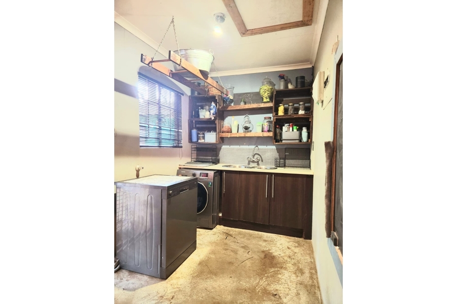 5 Bedroom Property for Sale in Safari Gardens North West